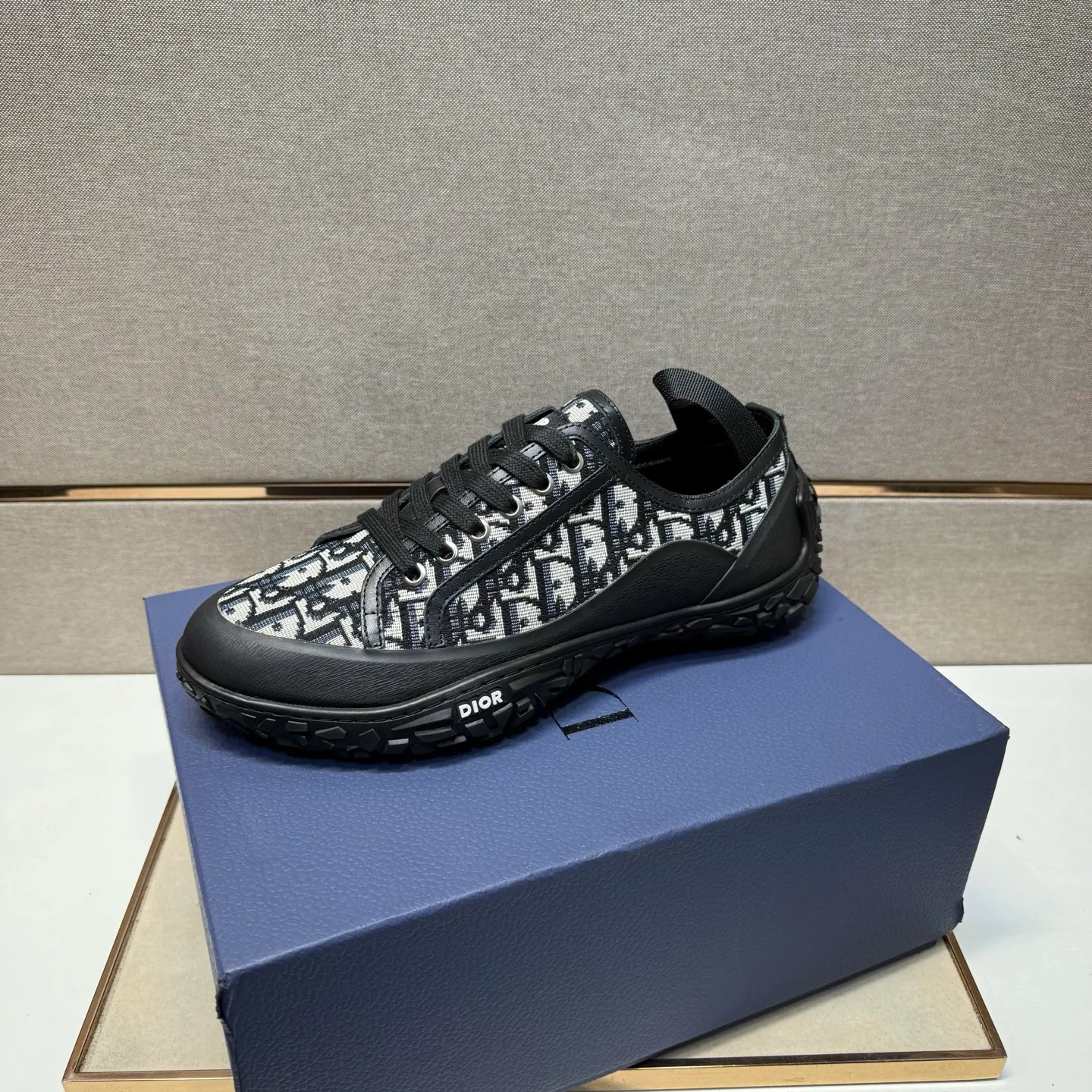 ⬛️Men's shoes 💰p442 [Dior~] Men's casual shoes 2025z cabinet sales simultaneously 🔶Size: 39-44 #️⃣ 🔷2 colors🔜The upper is made of multi-material splicing➕Genuine leather lining, comfortable and breathable, sole: original comfortable and wear-resistant outsole, ⚠️Real shot📱Photographed🎬The real thing is better📢📢📢
